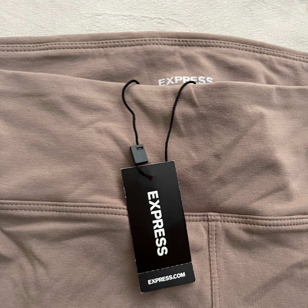 express leggings with tag